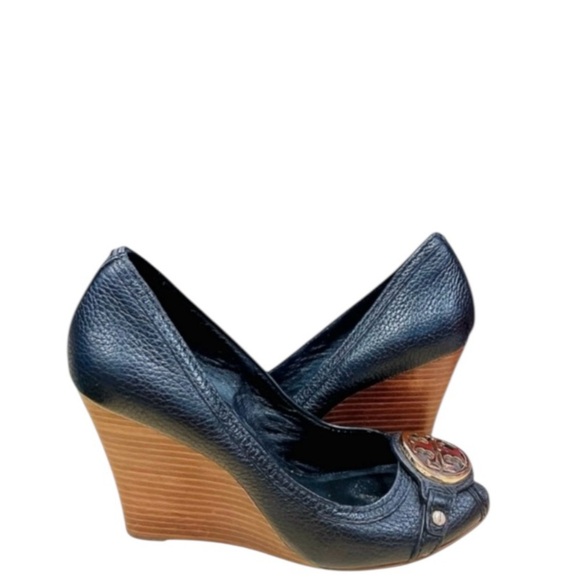 Tory Burch Leticia Black Pebbled Leather Peep-Toe Wedge Wooden Stack Heel Shoes - Picture 2 of 8